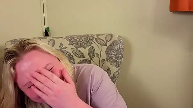 PhatAssBlond online show from 24, 6, 2026