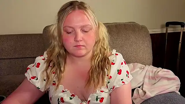 PhatAssBlond online show from 4, 7, 2026