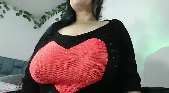 Snapshot of Donniia chatting on 17, 12, 2024 Donniia online show from 17, 12, 2024