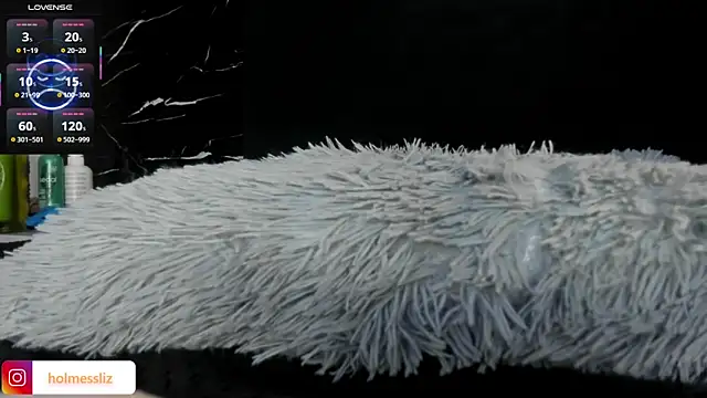 LIZ HOLMES online show from 1, 3, 2025