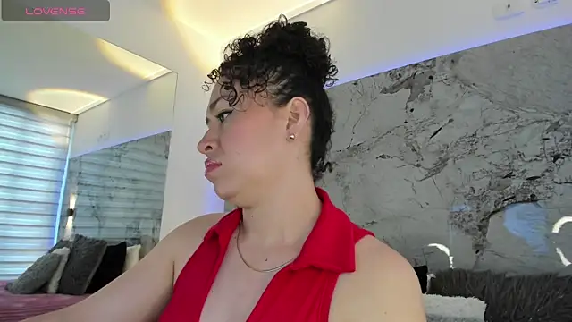 LIZ HOLMES online show from 18, 9, 2025