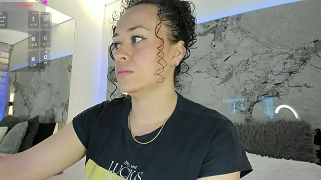 LIZ HOLMES online show from 30, 9, 2025