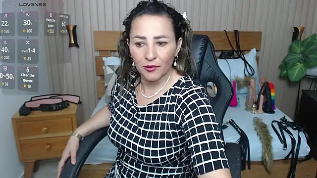 luciana ballesteros  online show from 24, 11, 2025