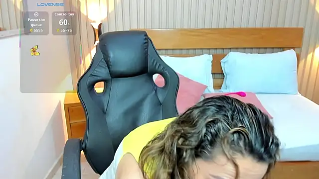 luciana ballesteros  online show from 7, 2, 2026