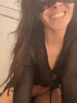 EmySkinny85 online show from 22, 12, 2025