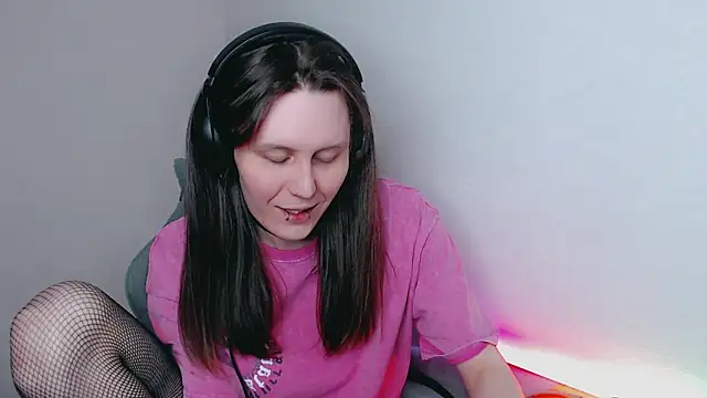 Snapshot of tracy_cooper chatting on 11, 1, 2025 tracy cooper online show from 11, 1, 2025