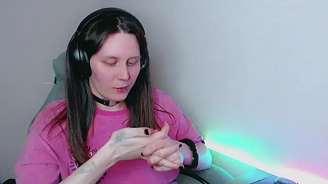 Snapshot of tracy_cooper chatting on 11, 1, 2025 tracy cooper online show from 11, 1, 2025