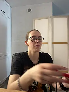Snapshot of MartiniiSelenna chatting on 21, 6, 2026 MartiniiSelenna online show from 21, 6, 2026