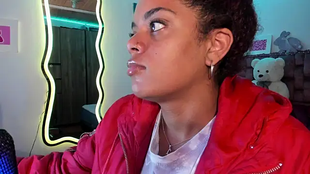 Snapshot of ladyrd1 chatting on 23, 2, 2025 ladyrd1 online show from 23, 2, 2025