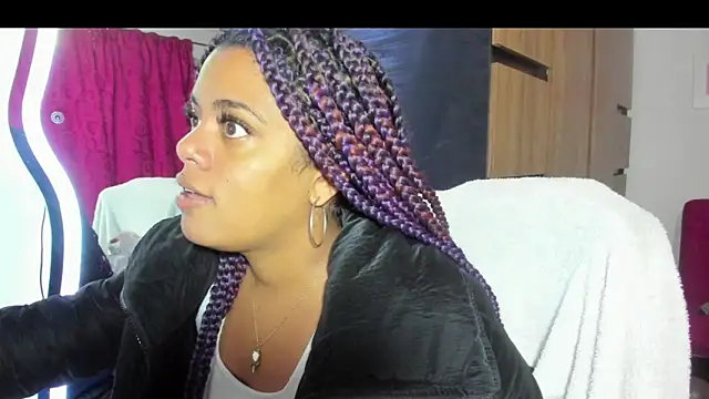 Snapshot of ladyrd1 chatting on 20, 11, 2025 ladyrd1 online show from 20, 11, 2025