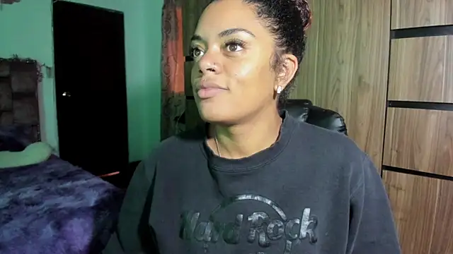 ladyrd1 online show from 13, 4, 2026