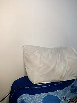 lovely kitt online show from 5, 3, 2025