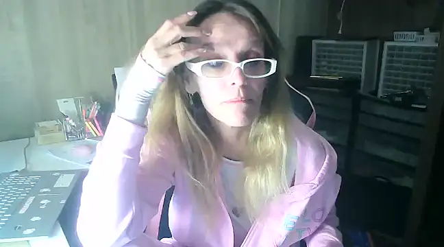 MsJustDamn71 online show from 20, 12, 2024