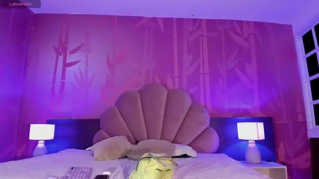 sabrinamilani online show from 13, 2, 2025