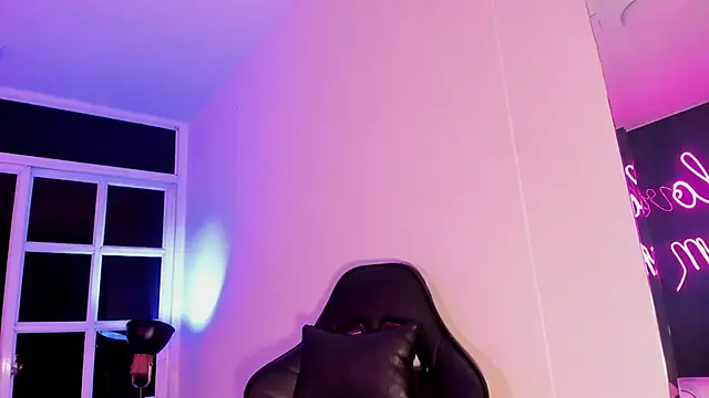 sabrinamilani online show from 25, 2, 2025