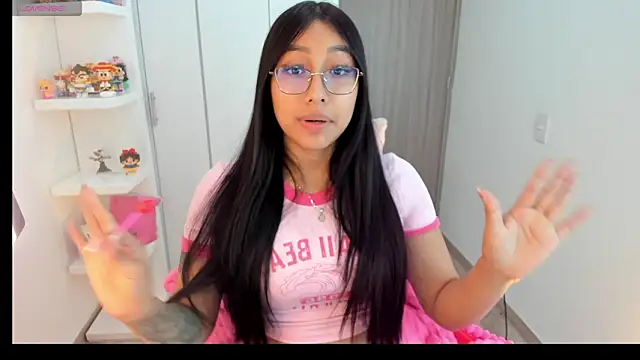 Snapshot of isa_bellaa0 chatting on 17, 10, 2025 isa bellaa0 online show from 17, 10, 2025