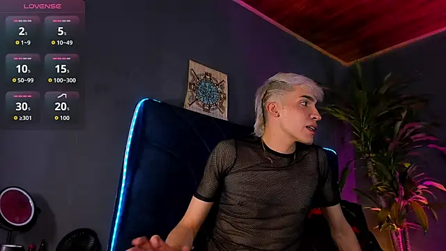 Snapshot of Angel_Snowhotxxx chatting on 21, 5, 2026 Angel Snowhotxxx online show from 21, 5, 2026