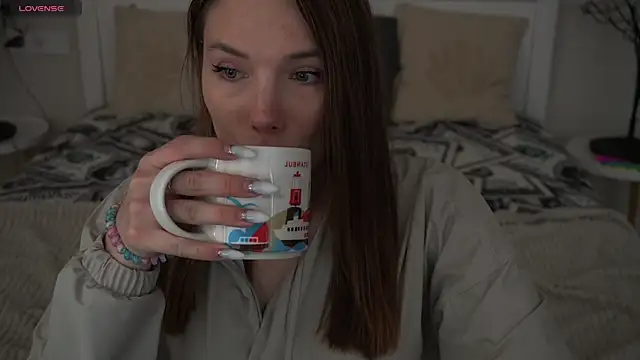 IceDanielles online show from 9, 11, 2025