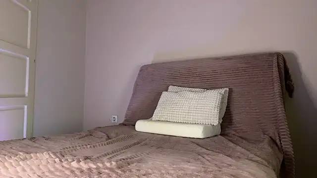 itsmaxxbaby  online show from 8, 4, 2026