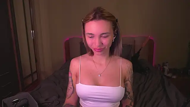 Snapshot of Teo_Rose chatting on 28, 2, 2025 Teo Rose online show from 28, 2, 2025