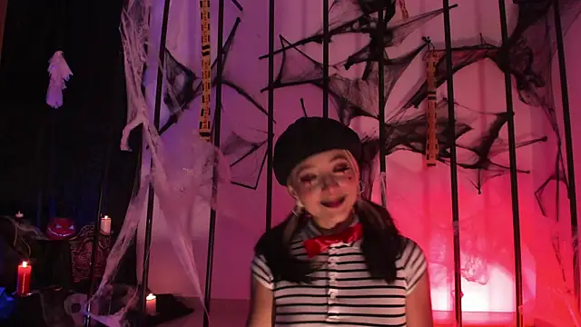 penny sweett  online show from 11, 10, 2025