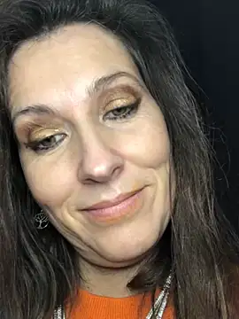 Lwhite1 online show from 5, 1, 2025