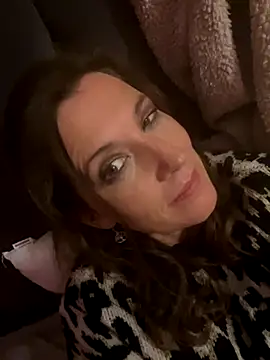 Lwhite1 online show from 21, 10, 2025