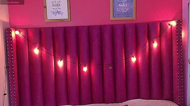 Snapshot of littleebonny chatting on 4, 2, 2025 littleebonny online show from 4, 2, 2025