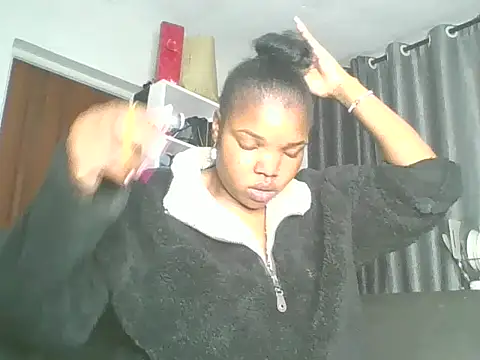 Snapshot of sweet_bigclit chatting on 14, 9, 2025 sweet bigclit online show from 14, 9, 2025