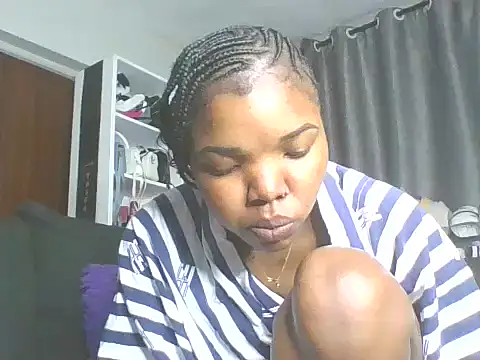 Snapshot of sweet_bigclit chatting on 15, 10, 2025 sweet bigclit online show from 15, 10, 2025