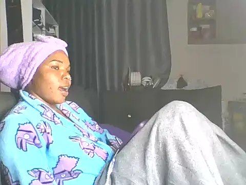 Snapshot of sweet_bigclit chatting on 10, 11, 2025 sweet bigclit online show from 10, 11, 2025