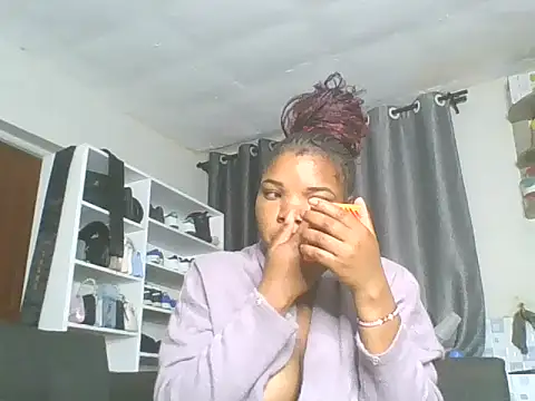 Snapshot of sweet_bigclit chatting on 23, 11, 2025 sweet bigclit online show from 23, 11, 2025