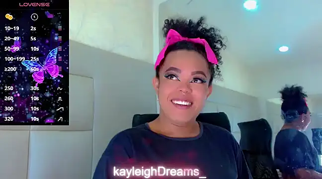 KayleighDreams  online show from 22, 2, 2025