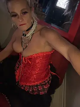 Snapshot of vixendoll87 chatting on 6, 2, 2026 vixendoll87 online show from 6, 2, 2026