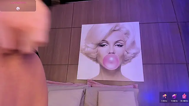 Snapshot of AgattaDuque chatting on 12, 10, 2025 AgattaDuque online show from 12, 10, 2025