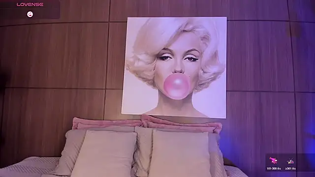 Snapshot of AgattaDuque chatting on 8, 11, 2025 AgattaDuque online show from 8, 11, 2025