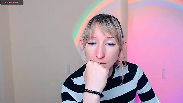 Snapshot of AmandaSell chatting on 10, 7, 2026 AmandaSell online show from 10, 7, 2026