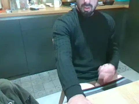 Snapshot of giorgakaci69 chatting on 30, 12, 2024 giorgakaci69 online show from 30, 12, 2024