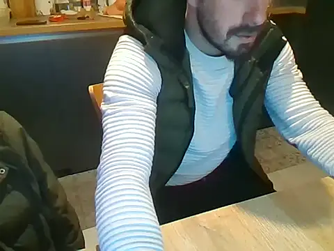 Snapshot of giorgakaci69 chatting on 4, 1, 2025 giorgakaci69 online show from 4, 1, 2025