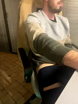 Snapshot of giorgakaci69 chatting on 17, 12, 2025 giorgakaci69 online show from 17, 12, 2025