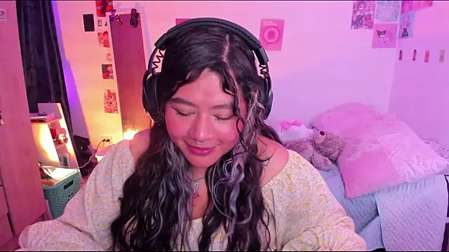 StephaniFox online show from 5, 2, 2025