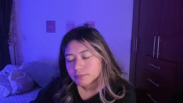 StephaniFox online show from 2, 11, 2025