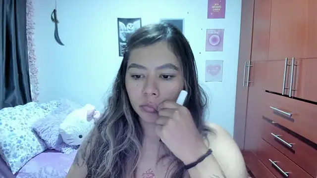 StephaniFox online show from 7, 4, 2026