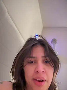 miacanela xo online show from 25, 1, 2025