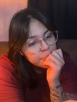 miacanela xo online show from 17, 11, 2025