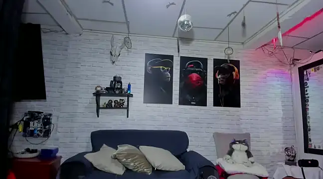 Kimmymadison- online show from 2, 1, 2025