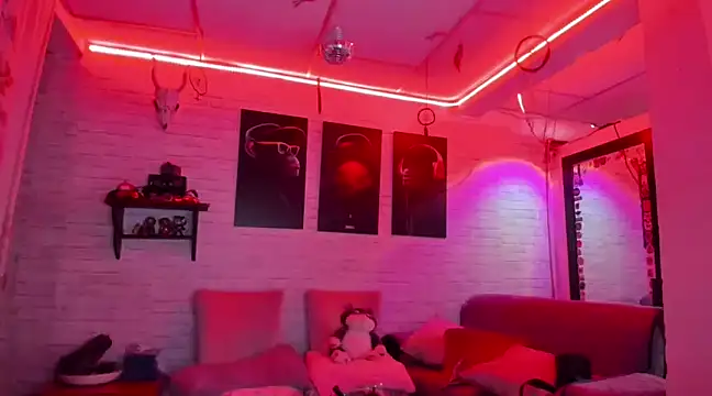 Kimmymadison- online show from 13, 1, 2025