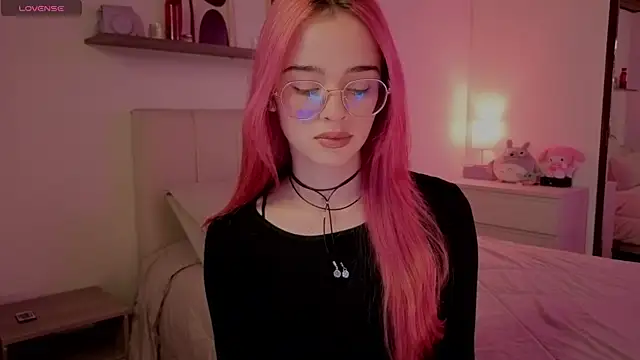 Roxxy mora online show from 3, 12, 2025