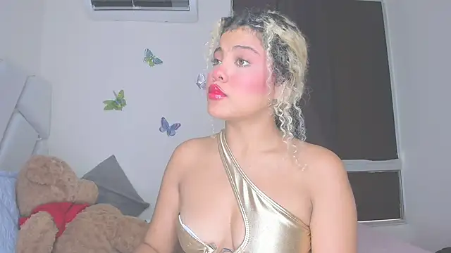 sofiacastillo01 online show from 16, 4, 2026