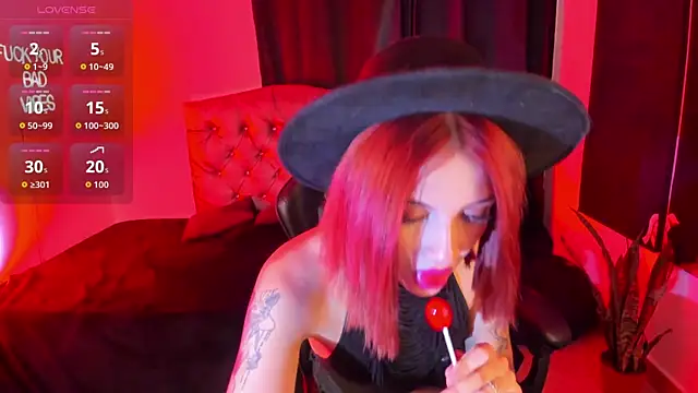 Snapshot of VictoriaRosse_ chatting on 6, 11, 2025 VictoriaRosse online show from 6, 11, 2025